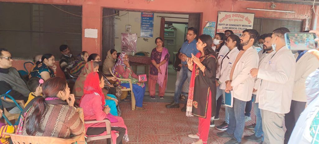 अर्बन स्वस्थ केंद्र सूरजकुंड में कम्युनिटी मेडिसिन विभाग, लाला लाजपत राय मेडिकल कॉलेज द्वारा विश्व मधुमेह दिवस मनाया गया 1 215