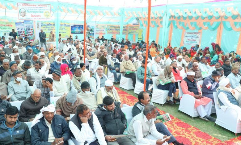 पूर्व प्रधानमंत्री चौ0 चरण सिंह के जन्मदिवस के अवसर पर कृषक सम्मान समारोह 1 111 153