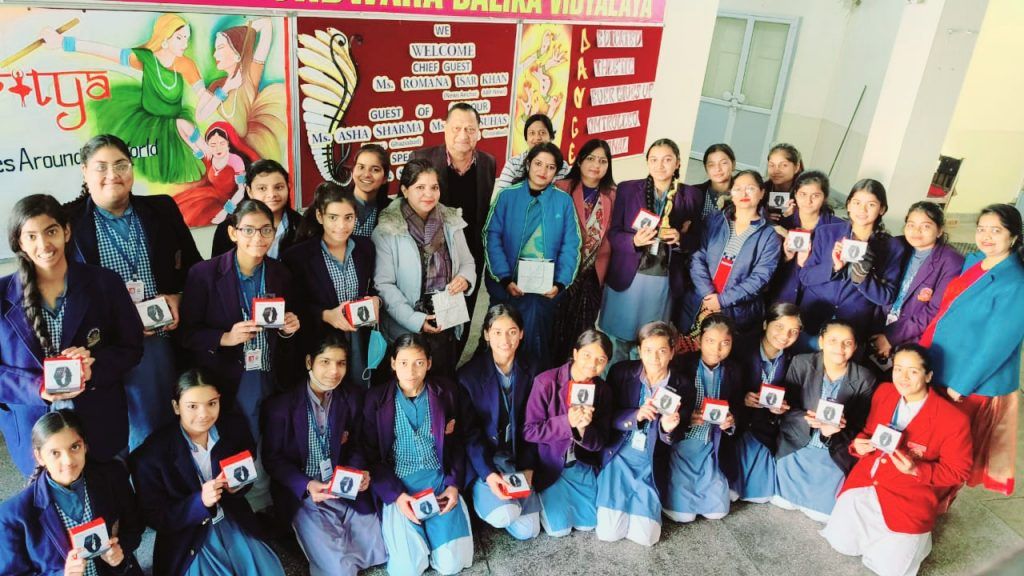 राज्य स्तरीय बैंड प्रतियोगिता में प्रथम स्थान प्राप्त कर ठाकुरद्वारा बालिका विद्यालय की छात्राओं ने किया गाजियाबाद जनपद का नाम रोशन 2 112 76