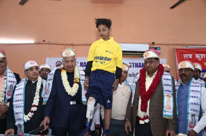 लव कुश रामलीला और नारायण सेवा संस्थान उदयपुर के सहयोग से 250 दिव्यांगों को क्रत्रिम अंग लगाए गए 3 112 94