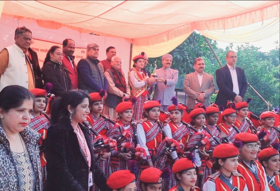 राज्य स्तरीय बैंड प्रतियोगिता में प्रथम स्थान प्राप्त कर ठाकुरद्वारा बालिका विद्यालय की छात्राओं ने किया गाजियाबाद जनपद का नाम रोशन 3 113 51