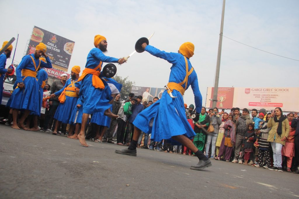 मेरठ में श्रद्धा के साथ मनाया गुरु गोविंद सिंह का प्रकाश पर्व 4 114 34