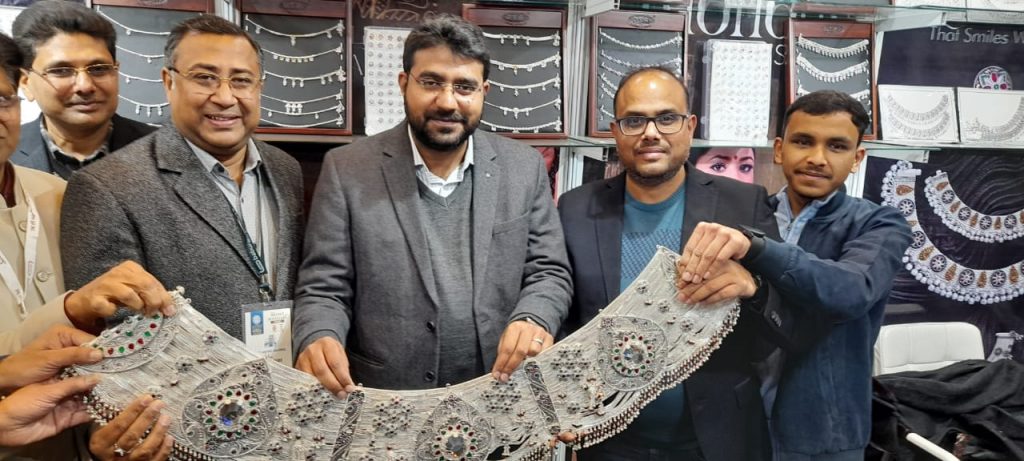 मेरठ में ज्वेलरी एग्जीबिशन; 250 करोड़ का बिजनेस 17 111 31