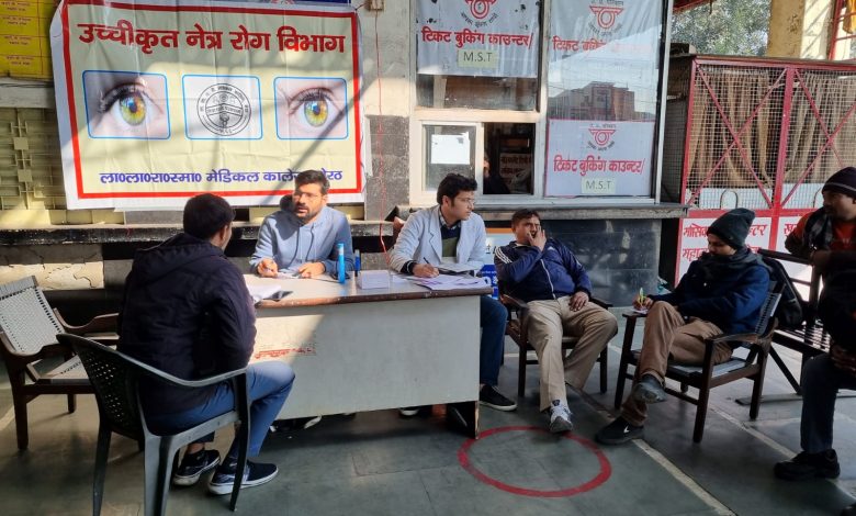 सोहराब गेट बस अड्डे पर एक नेत्र रोग परीक्षण शिविर का आयोजन 1 111 49