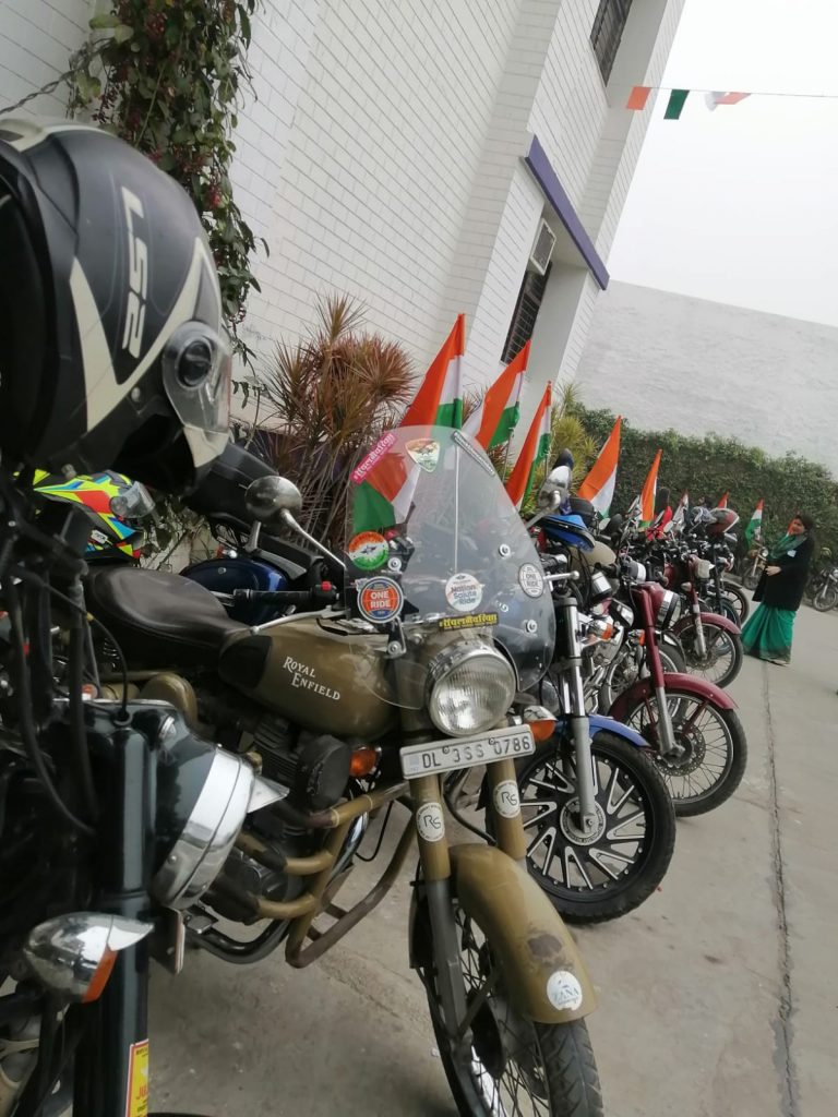 गणतंत्र दिवस: परिवर्तन स्कूल और द रॉयल मैवेरिक्स' द्वारा 'नेशनल सेल्यूट राइड'का आयोजन 2 111 71