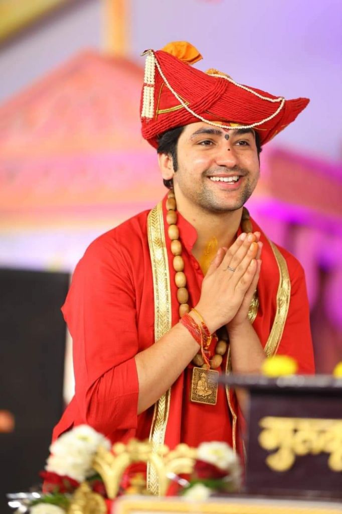बागेश्वर धाम' के पीठाधीश्वर 'पंडित धीरेंद्र कृष्ण शास्त्री' पर बेवजह विवाद क्यों 2 111 92