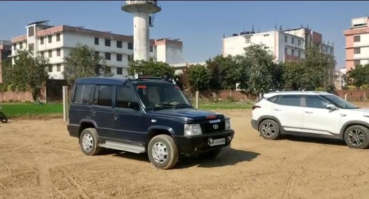 पुलिस वाहन यार्ड के लिए 19 बीघा जमीन पर कबजा लेकर की तारबंदी 2 112 31