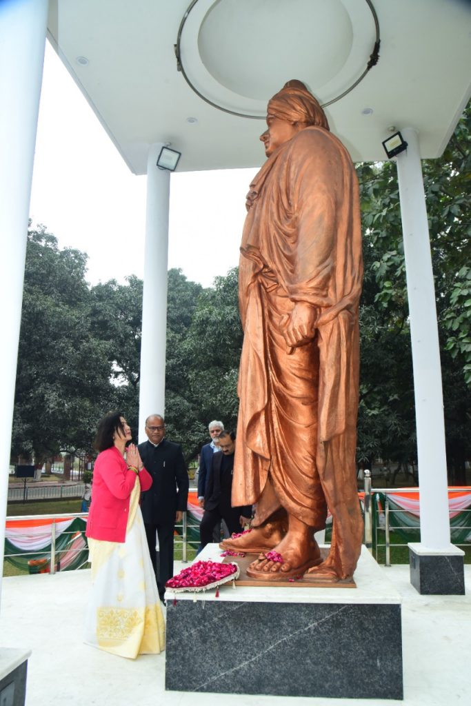 अपनी सभ्यता संस्कृति और विरासत पर गर्व करना चाहिएरू: प्रोफेसर संगीता शुक्ला 2 112 55