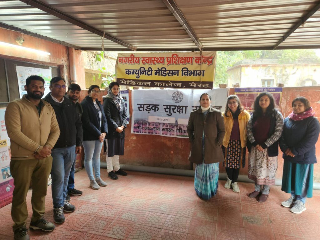 लाला लाजपत राय मेमोरियल मेडिकल कॉलेज मेरठ में सड़क सुरक्षा सप्ताह 3 113 19