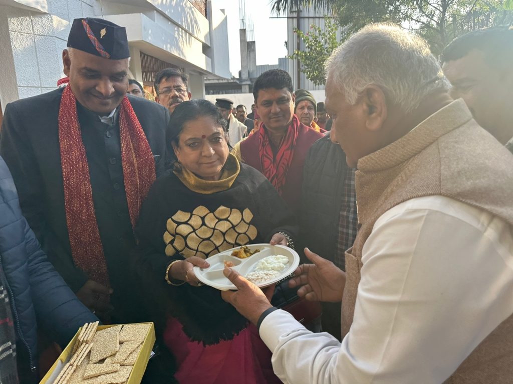 आपसी प्रेम व सद्भाव का प्रतीक है मकर संक्रांति का पर्व - जनरल डॉ. वी.के. सिंह 6 115 12