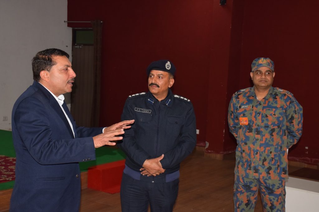 एनडीआरएफ़ में एडवेंचर टूर ऑपरेटर्स एसोसिएशन ऑफ इंडिया की टीम को बेसिक आपदा प्रबंधन का प्रशिक्षण 2 111 12