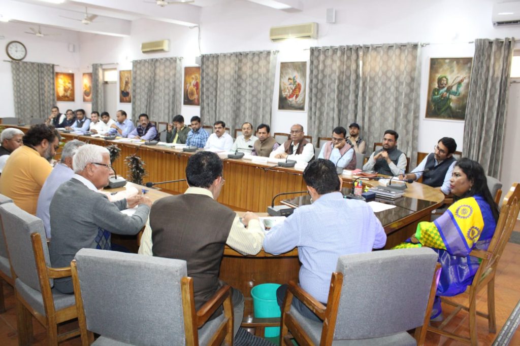 हिण्डन नदी को अविरल एवं प्रदूषण मुक्त बनाये जाने हेतु शासन स्तर से लगातार की जा रही मॉनीटरिंग-आयुक्त 2 111 60