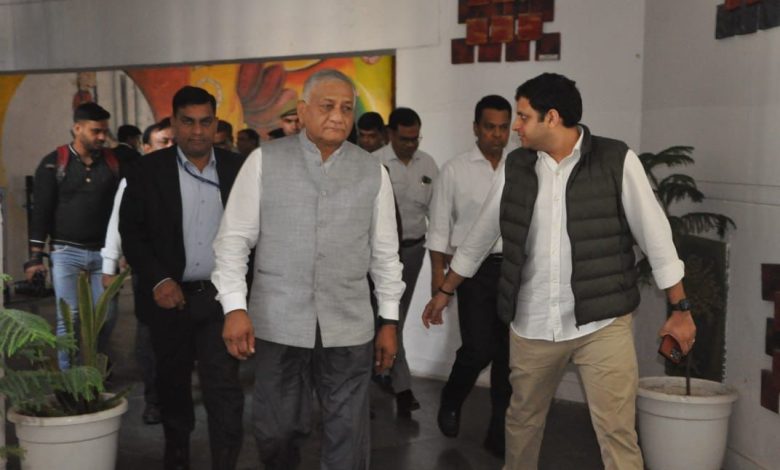 बिजली विभाग से जुड़ी सभी समस्याओं का हो जल्द से जल्द निस्तारण - जनरल डॉ. वीके सिंह 1 111 66