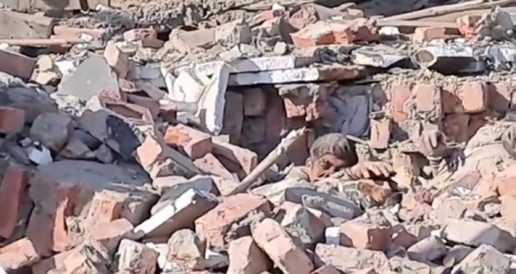 कोल्ड स्टोरेज का फटा बॉयलर, 5 की मौत; करीब 50 से अधिक मलबे में दबे 1 111 67
