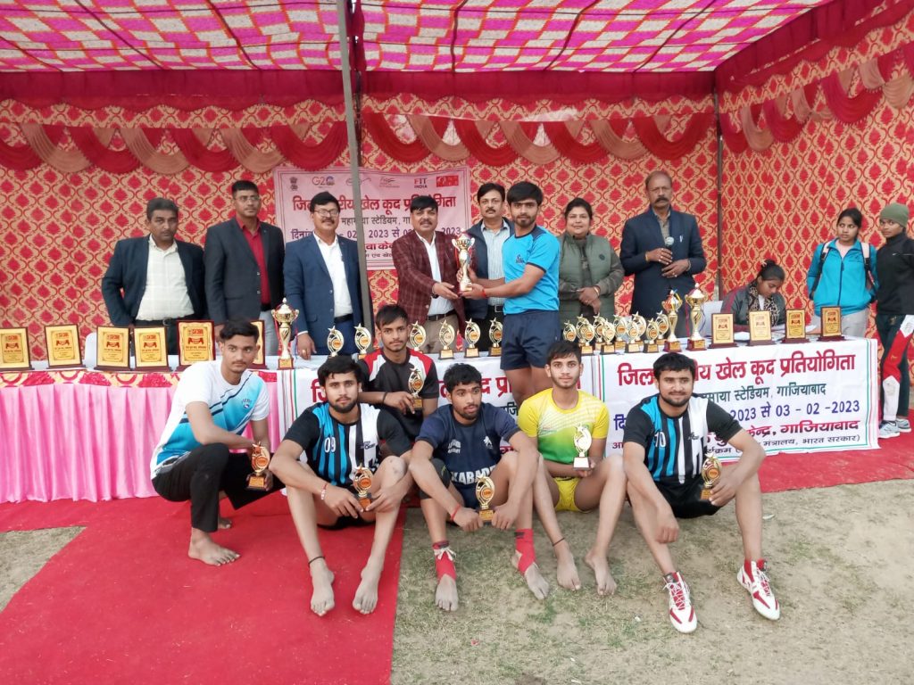 नेहरू युवा केन्द्र गाजियाबाद द्वारा महामाया स्टेडियम में जिला स्तरीय खेल प्रतियोगिता का आयोजन 2 111 7