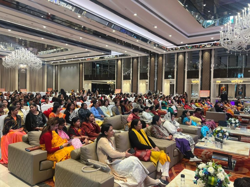 विश्वमांगल्य सभा लोकप्रतिनिधि परिवार के संपर्क विभाग द्वारा गाजियाबाद के सिल्वर स्पून होटल में किया गया 'मातृ सम्मलेन' का आयोजन 2 111 9