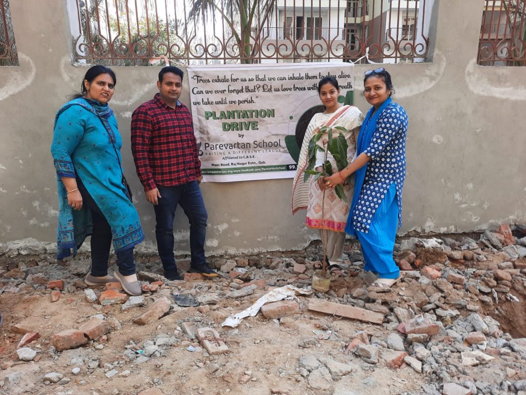 परिवर्तन स्कूल का एक प्रयास, एक पौधा 🌱एक परिवार 5 112 25
