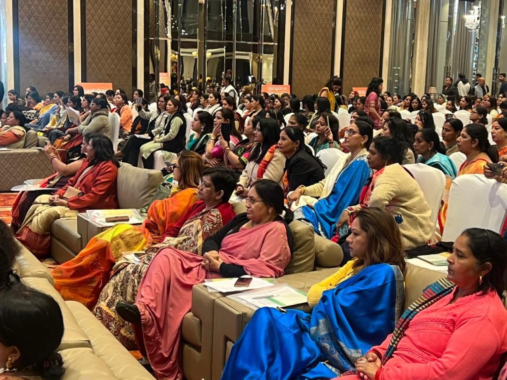विश्वमांगल्य सभा लोकप्रतिनिधि परिवार के संपर्क विभाग द्वारा गाजियाबाद के सिल्वर स्पून होटल में किया गया 'मातृ सम्मलेन' का आयोजन 3 112 3