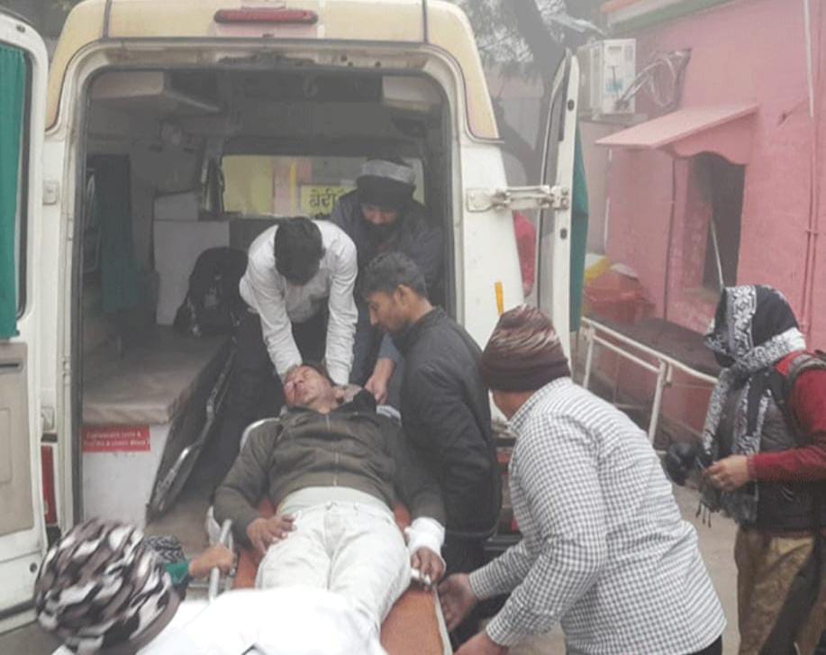 दिल्ली मेरठ एक्सप्रेस वे पर तकरीबन 35 वाहन आपस में में भिड़े; कई लोग घायल हुए 2 112 36
