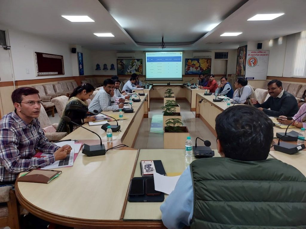 जिला शिक्षा एवं अनुश्रवण समिति की मासिक समीक्षा बैठक संपन्न 2 112 41