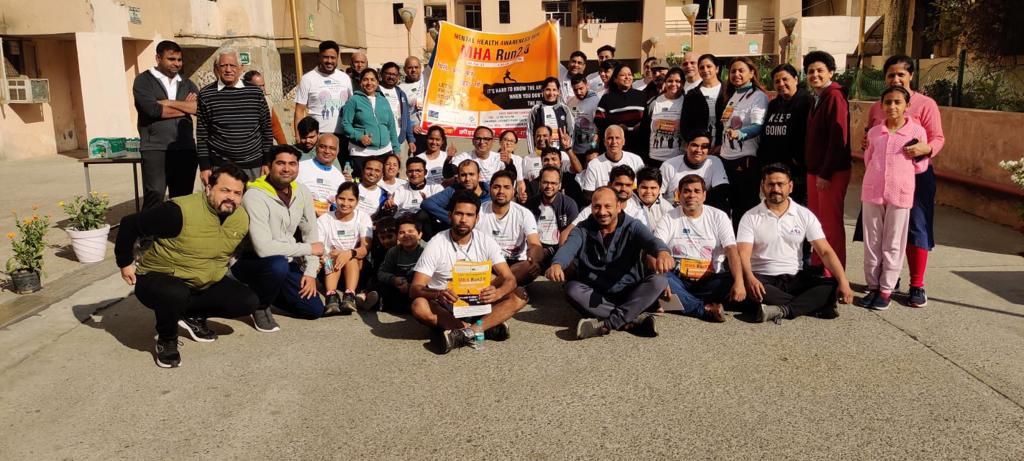 आम जनमानस में जागरूकता पैदा करने के लिए प्रसिद्ध धावक तरुण नेहरा के नेतृत्व में हुआ महा रन 2.0 (एमएचए) का आयोजन 2 112 9