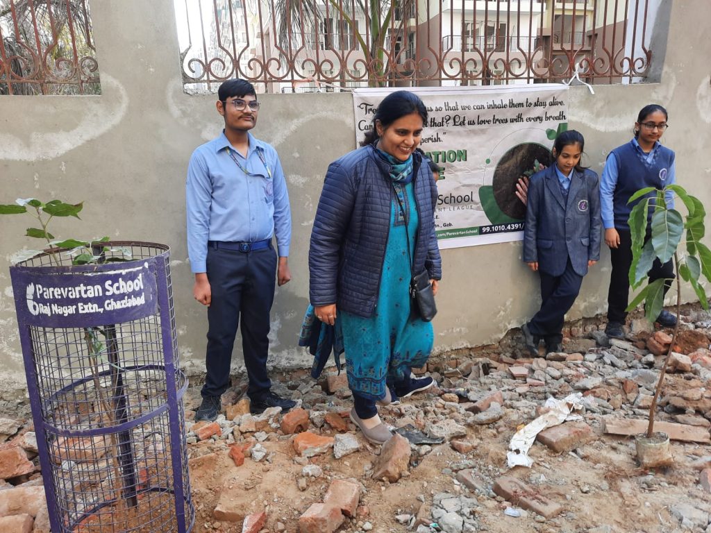परिवर्तन स्कूल का एक प्रयास, एक पौधा 🌱एक परिवार 6 113 19