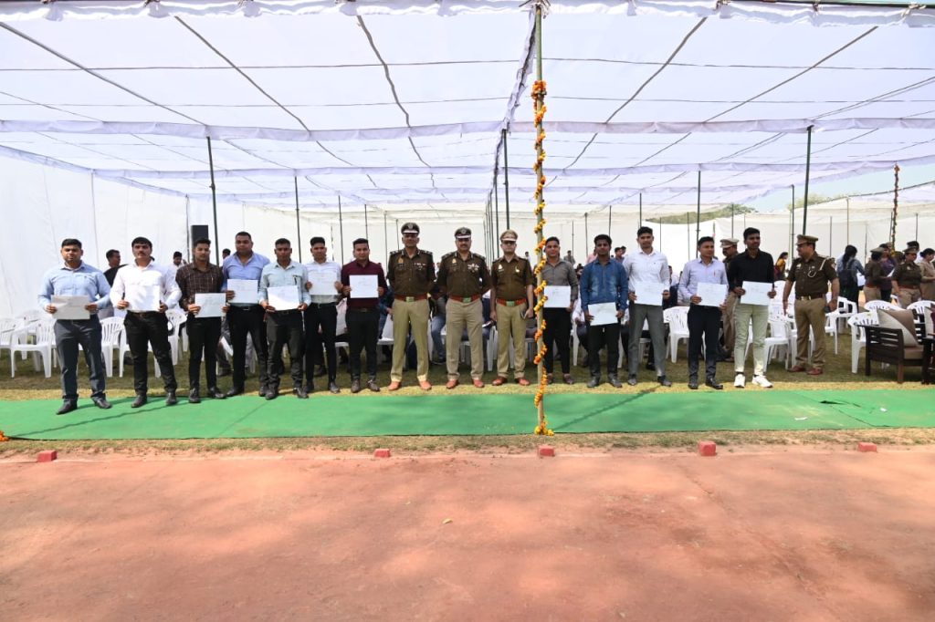 प्लाटून कमांडर पीएसी एवं अग्निशमन द्वितीय अधिकारी के कुल 786 अभ्यर्थियों को नियुक्ति पत्र प्रदान किये 6 114 18