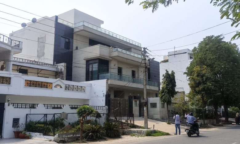 लालू यादव के समधी और सपा नेता जितेंद्र यादव के घर ED का छापा 1 111 18