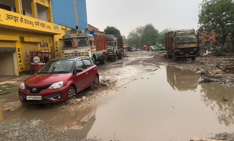 भारी बरसात से पानी पानी हुई लोहा मंडी गाजियाबाद 1 111 31