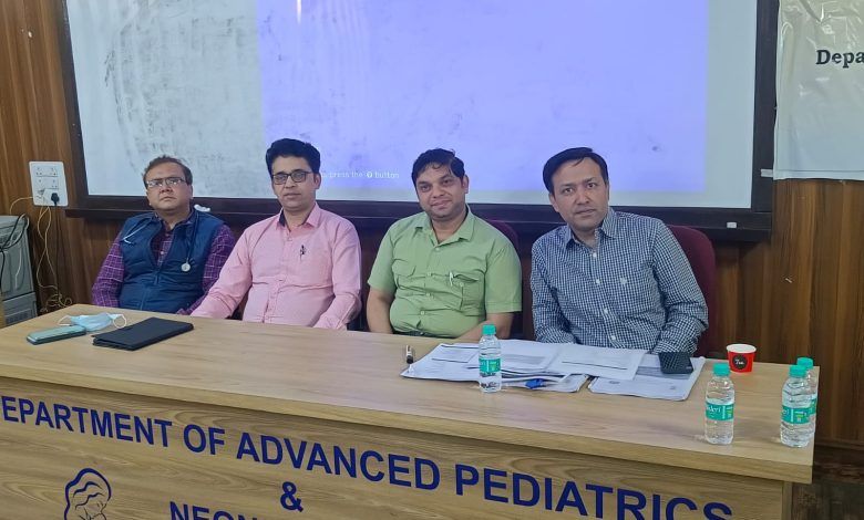 नवजात शिशु में होने वाली स्वास्थ्य जटिलताओं की समय पर पहचान कर इलाज विषय पर मेडिकल कॉलेज मेरठ के बाल रोग विभाग में तीन दिवसीय ट्रेनिग 1 111 42