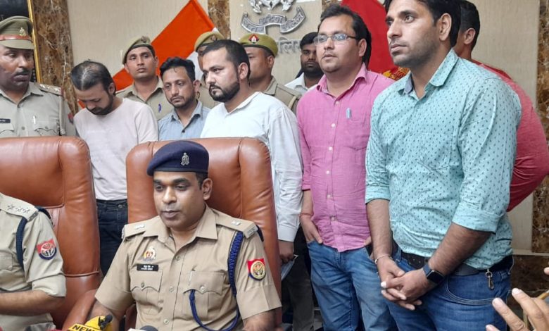 एसओजी टीम एवं थाना देहली गेट पुलिस द्वारा नाबालिग (उम्र 10 वर्ष) व एक बालिका (उम्र 06 वर्ष) की हत्या करने वाले अभियुक्तों को किया गया गिरफ्तार 1 112 30