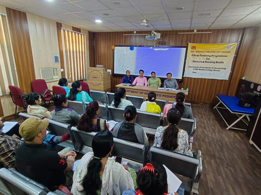 नवजात शिशु में होने वाली स्वास्थ्य जटिलताओं की समय पर पहचान कर इलाज विषय पर मेडिकल कॉलेज मेरठ के बाल रोग विभाग में तीन दिवसीय ट्रेनिग 3 113 16