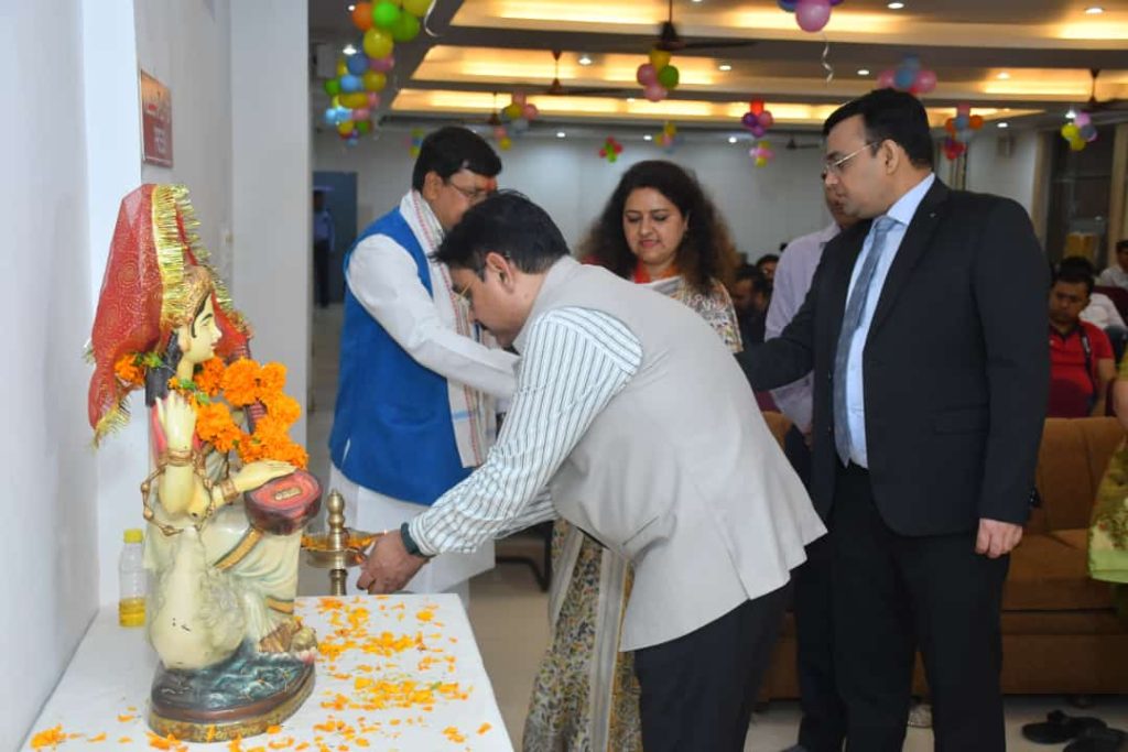 मकून्स प्री स्कूल ने पहला वार्षिक उत्सव बड़े जोश और उत्साह के साथ मनाया 4 114 19
