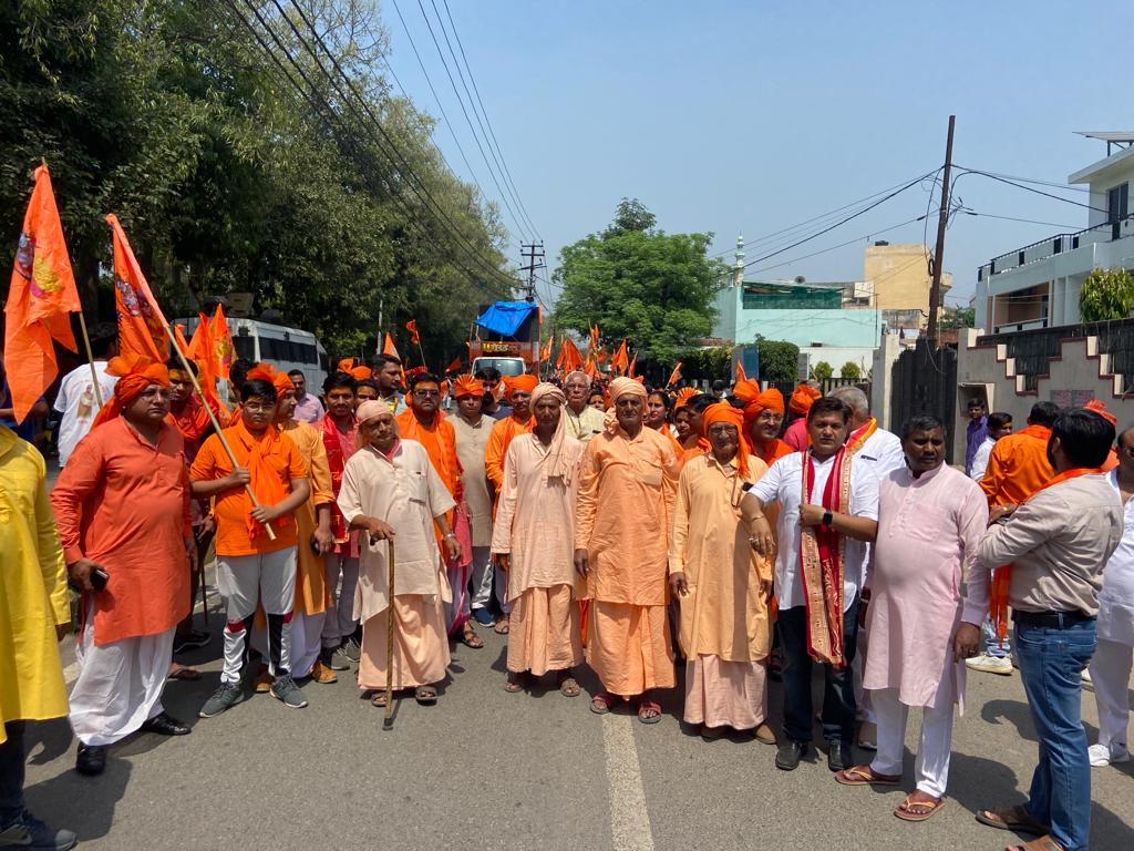 भगवान श्री राम के जन्मोत्सव पर विश्व हिंदू परिषद मेरठ महानगर की शोभायात्रा 4 115 15
