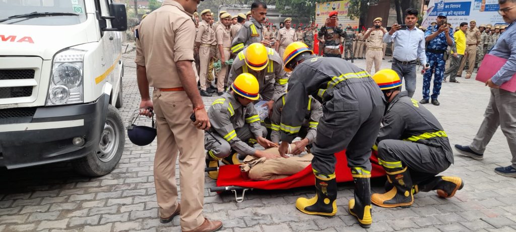 प्रशासन के दिशा निर्देश द्वारा शहर में चलाई गई आज मॉक ड्रिल 9 118 1