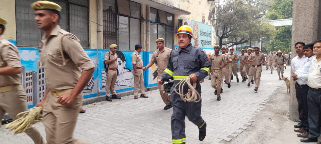 प्रशासन के दिशा निर्देश द्वारा शहर में चलाई गई आज मॉक ड्रिल 11 120 1