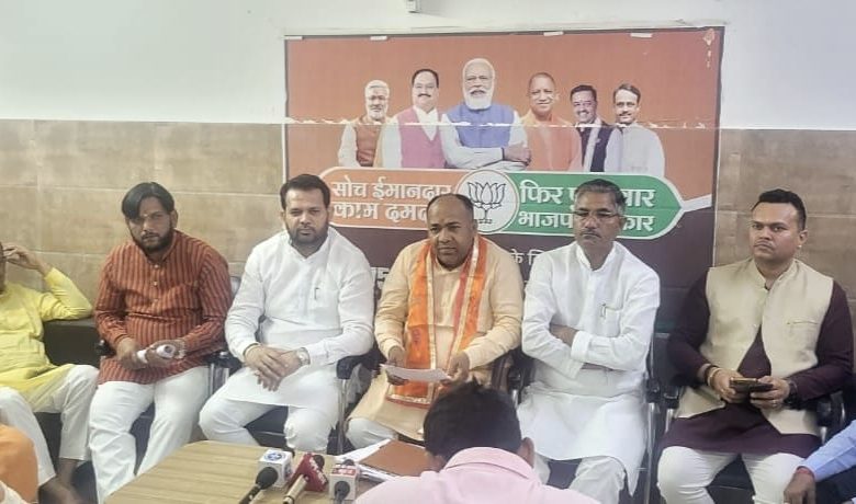 भारतीय जनता पार्टी ओबीसी मोर्चा पश्चिम उत्तर प्रदेश के द्वारा भाजपा जिला मुख्यालय पर बैठक का आयोजन 1 111 6