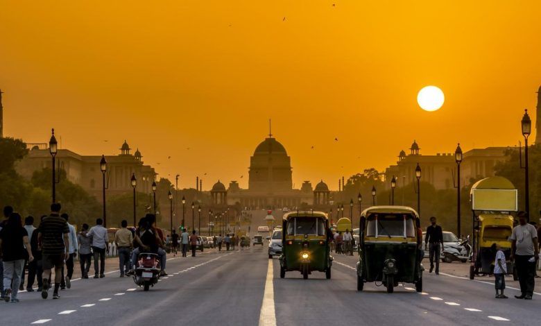 दिल्ली में आज हो सकती है हल्की बारिश, रिकॉर्ड किया गया अधिकतम तापमान 38.4 डिग्री सेल्सियस 1 111 73