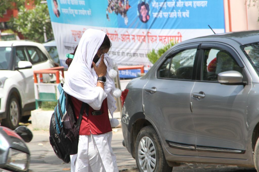 मेरठ : तापमान ने तोड़ा कई सालों का रिकॉर्ड,चिलचिलाती धूप ने किया लोगों का जीना दूभर 2 112 32