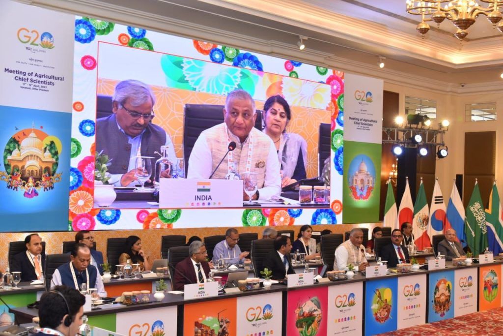 कृषि अनुसंधान में राजनीतिक इच्छाशक्ति और नीति समर्थन ने विभिन्न शोध आधारित क्रांतियों के माध्यम से हमें परिणाम दिए - डॉ वी.के. सिंह 4 113 18