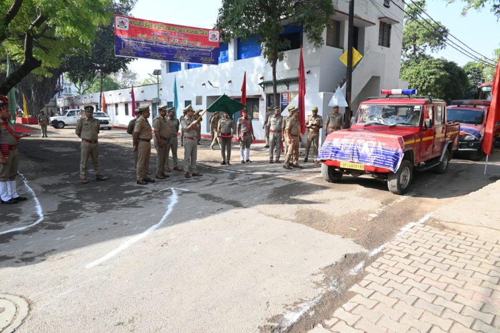 अग्निशमन सेवा स्मृति दिवस ; पुलिस लाईन मेरठ में शोक परेड का आयोजन 8 116 4