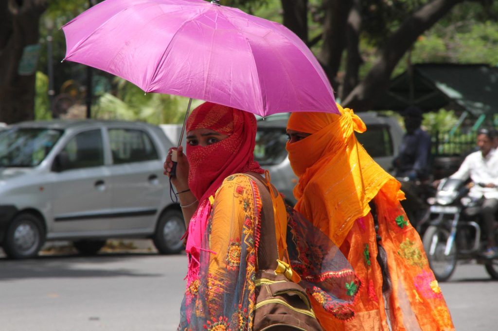 मेरठ : तापमान ने तोड़ा कई सालों का रिकॉर्ड,चिलचिलाती धूप ने किया लोगों का जीना दूभर 7 116 5