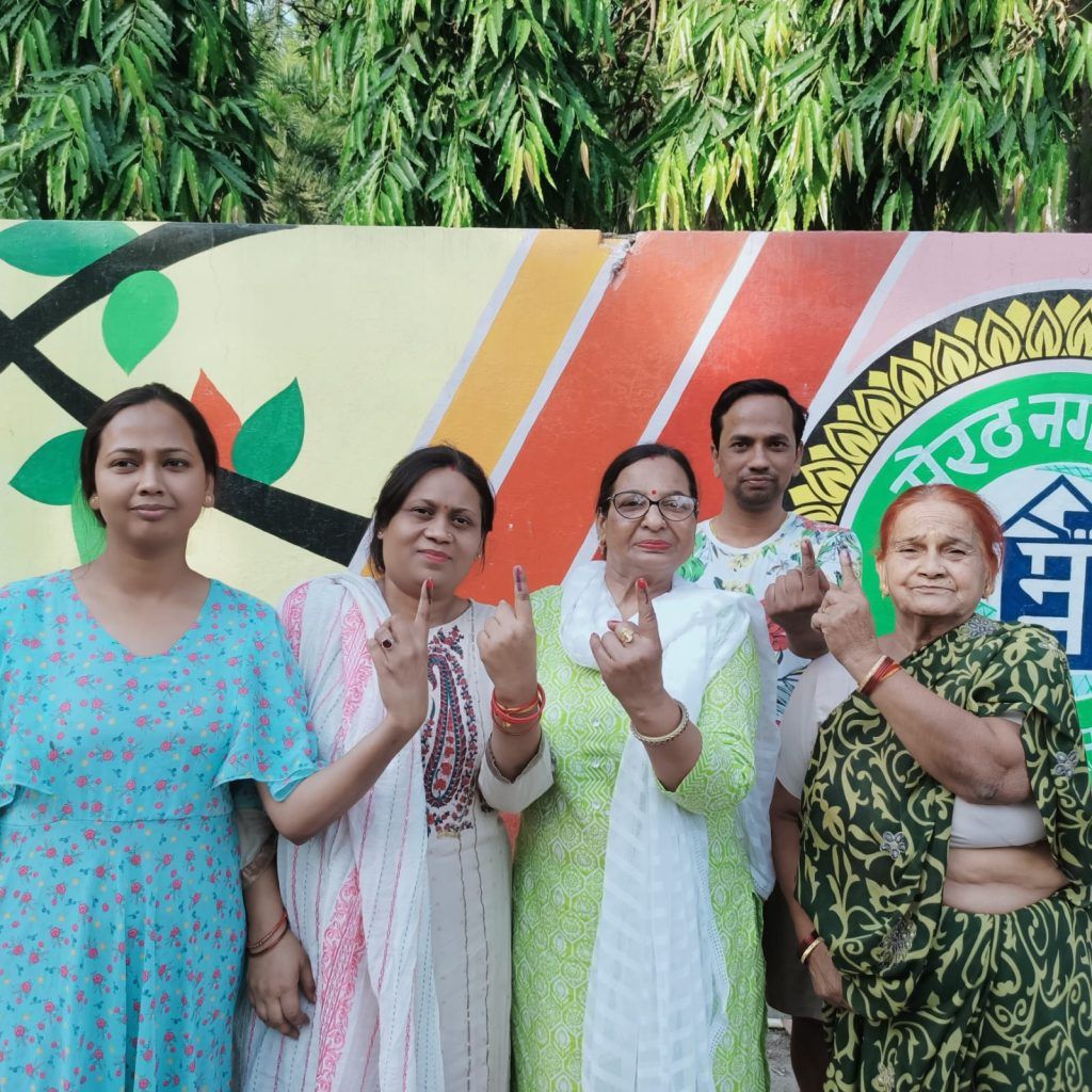 Dance of democracy: Vote Selfie! 19 111 32