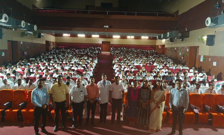 मेडिकल कालेज मेरठ में मिशन निरामया के अंतर्गत पैरामेडिकल प्रशिक्षणरत छात्र/छात्राओं हेतु कार्यक्रम आयोजित हुआ 1 111 66