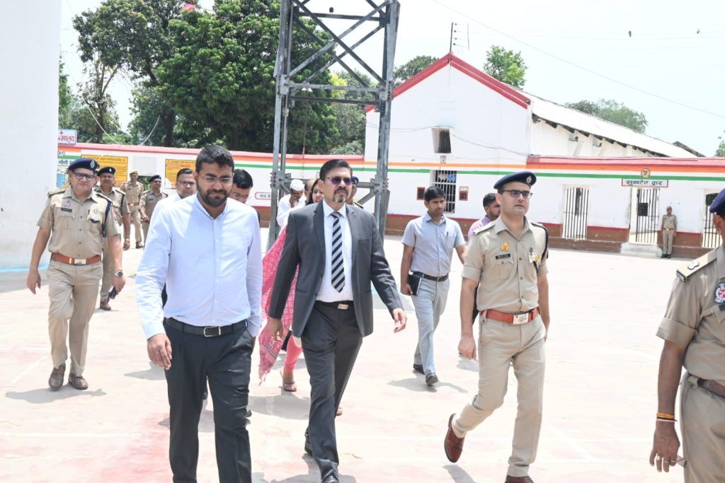 District Judge, District Magistrate, and Senior Police Superintendent Conduct Inspection of District Jail and Juvenile Detention Center 2 111 74