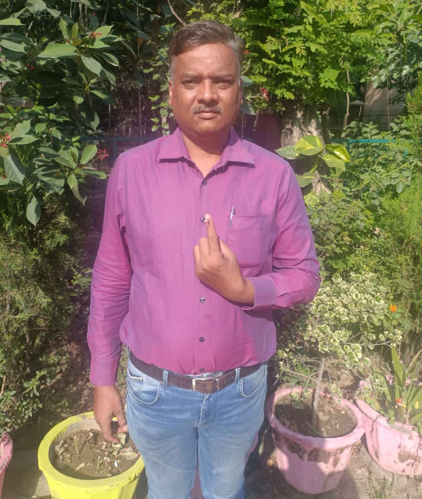 Dance of democracy: Vote Selfie! 22 112 13