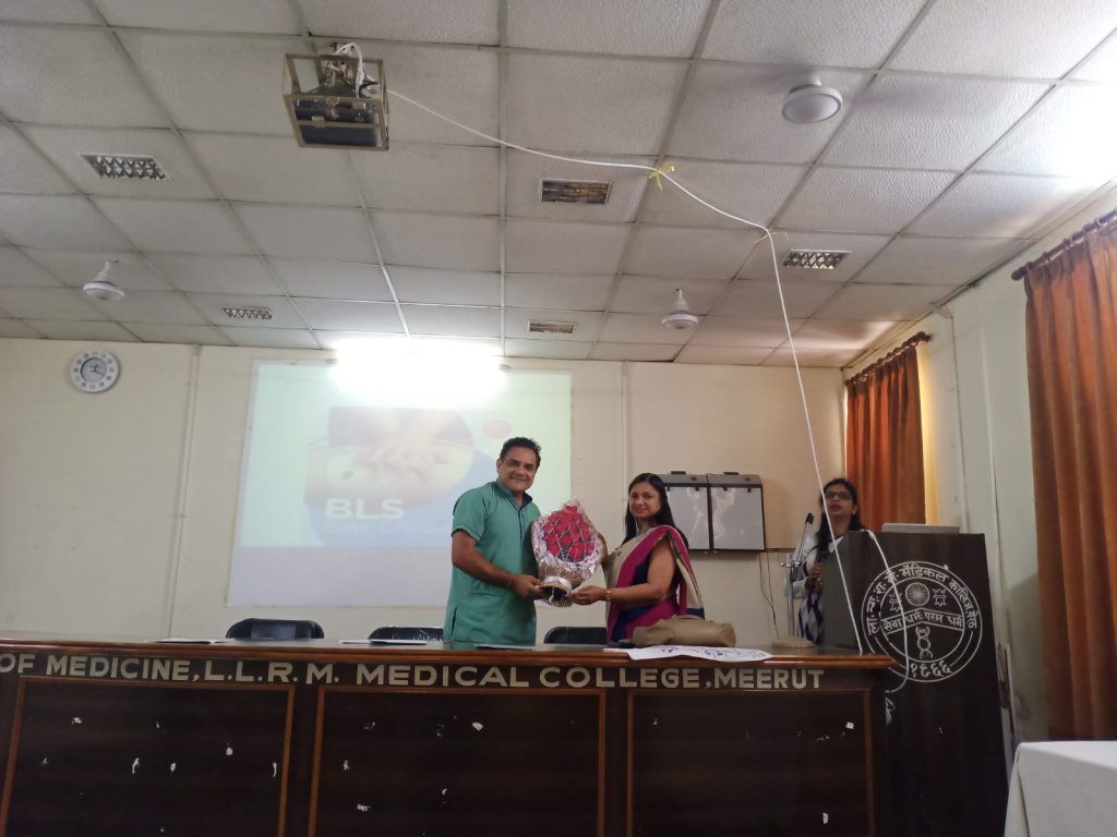 Medical College Conducts Workshop on Basic Life Support for Future Doctors 2 112 20