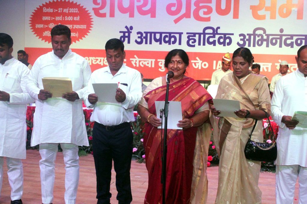 Swearing-in Ceremony of Mayor and Councilors Held in Ghaziabad with Dignitaries in Attendance 2 112 52
