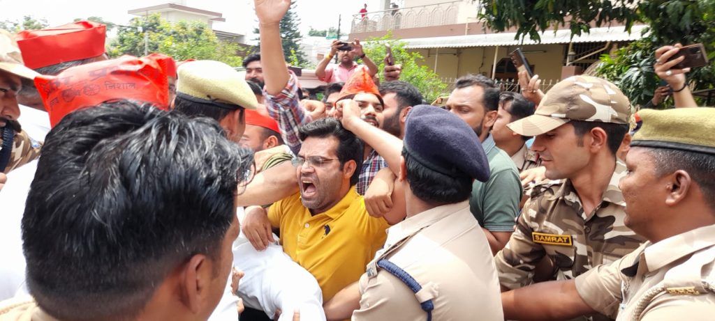 SP MLA Atul Pradhan in Meerut, Arrested en route to JantarMantar! 2 112 59