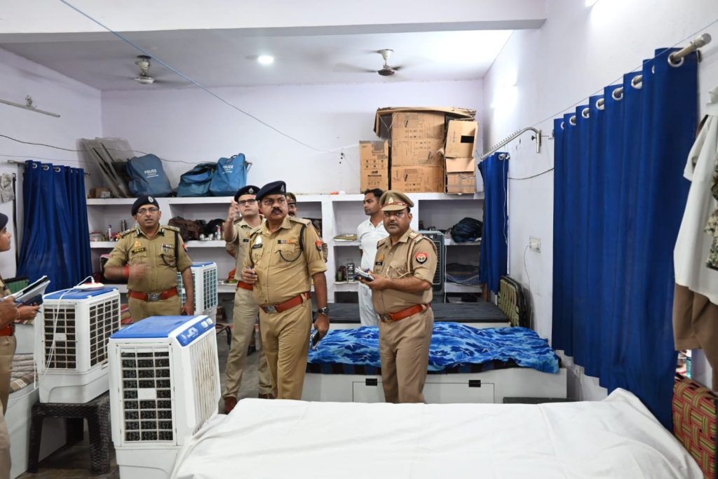 Meerut Police Gear Up for a Peaceful Bakrid Celebration: Inspections and Directives Ensured 3 112 65